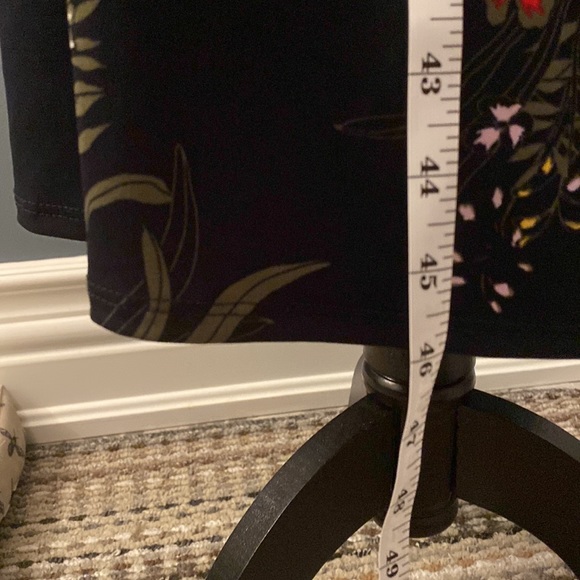 New Floral Wrap Dress - Picture 5 of 7